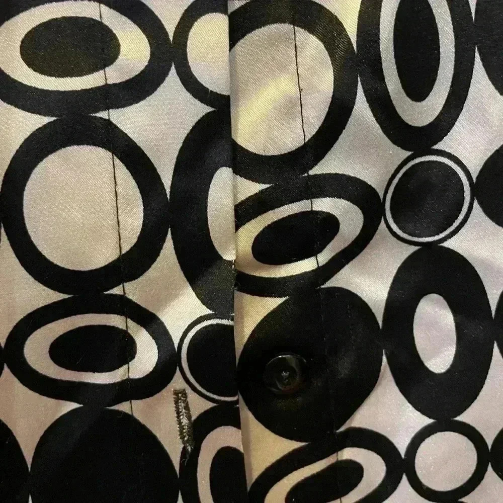 Blouse size medium - Picture 3 of 3